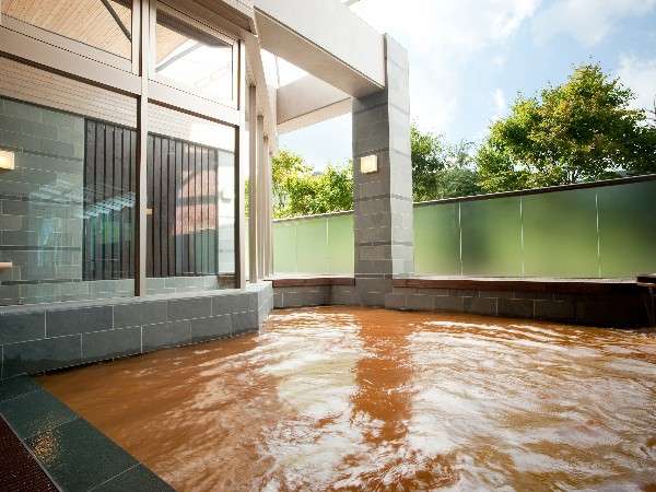 Open-air bath